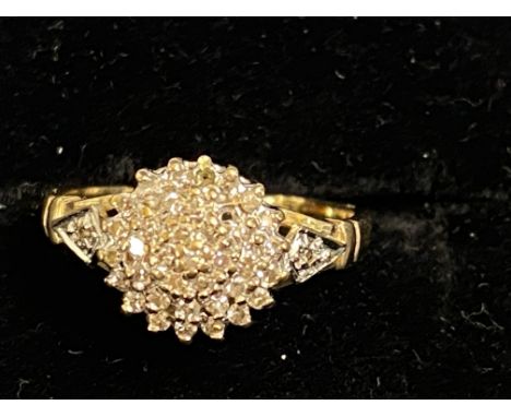 9ct Gold diamond cluster ring weight 2.4g Size K (some stones missing)