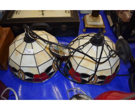 Pair of Tiffany style pendant ceiling light fittings
