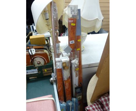 Parcel of assorted coloured and sized roller blinds, a table lamp and one other etc E/T