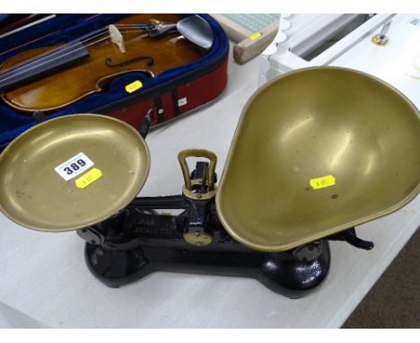 Vintage set of Libra shop scales