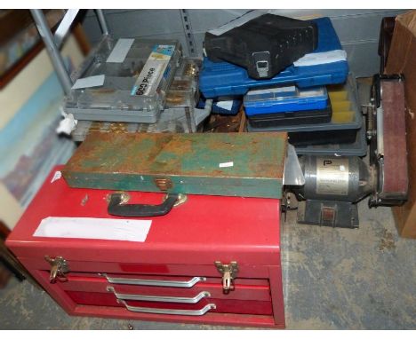 Performance Power Tools belt sander, model no.PP210GL and a large quantity of tools&nbsp;to include socket sets, drills, grin