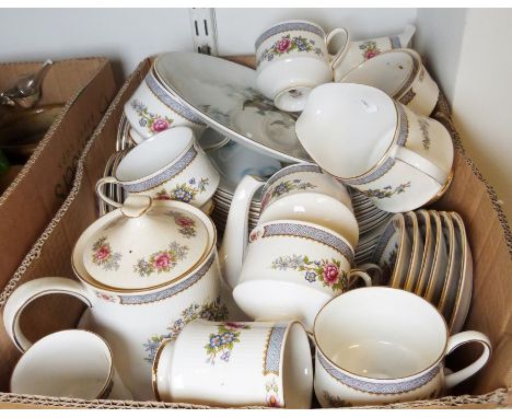 Paragon 'Canton' part tea service&nbsp;and&nbsp;Alfred Meakin 'Glow White' ironstone dinner plates&nbsp;decorated with images