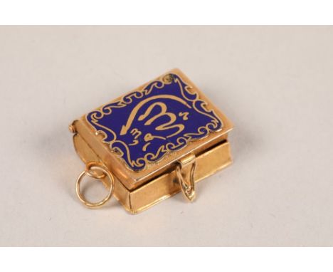 9ct yellow gold and enamel miniature Quran holder; gross weight 4.3g 