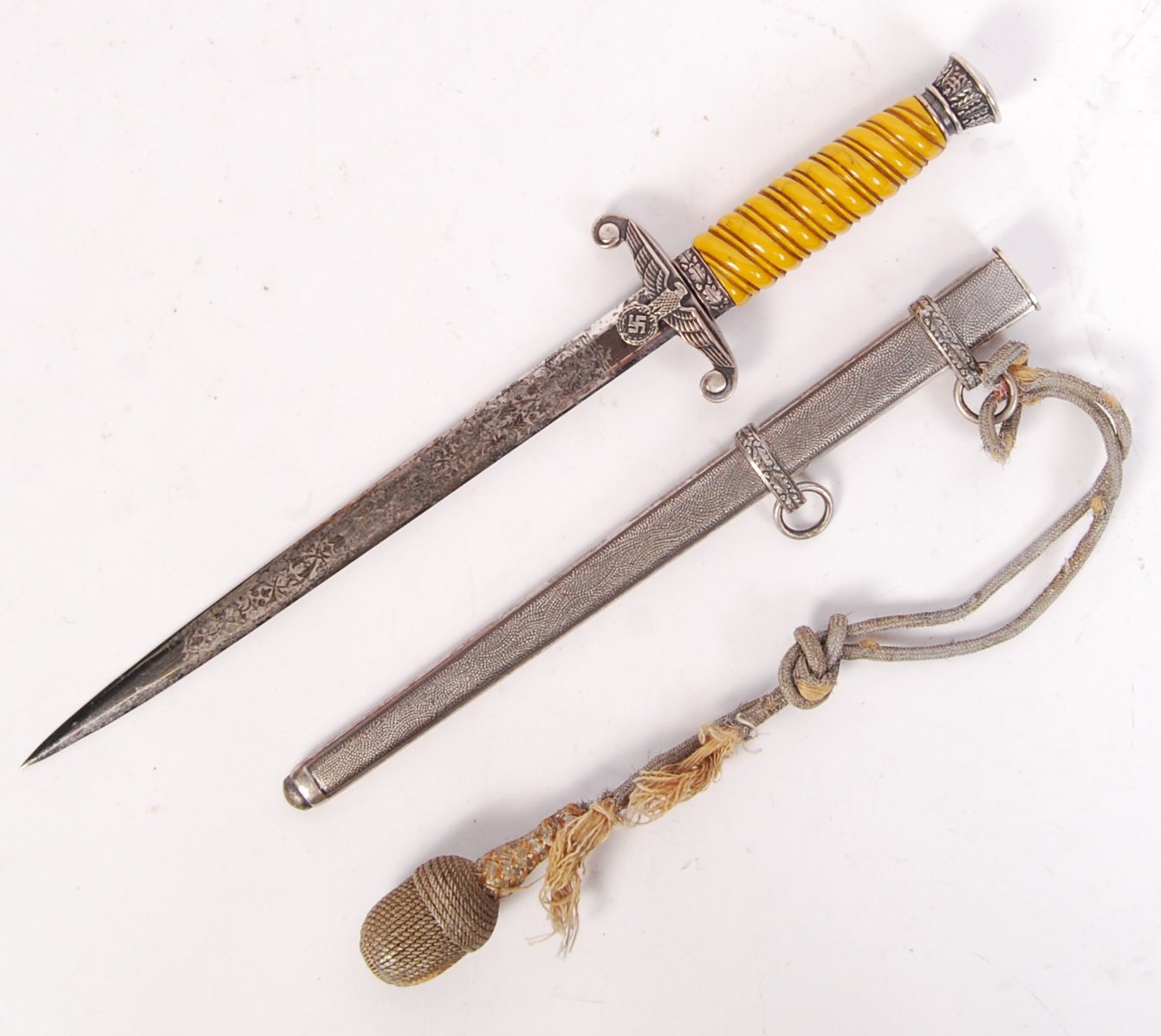 An original WWII Second World War German Third Reich Nazi officer's Army dress dagger. The blade