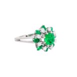 Ring mit Smaragddoubletten und Brillanten zus. ca. 0,3 ct,