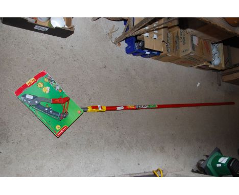 A "Wolf Garten" long reach lopper.