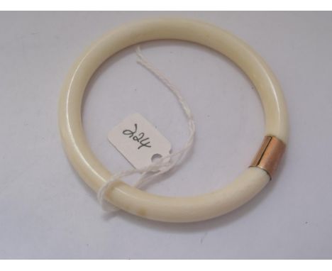 White gold mounted bangle      