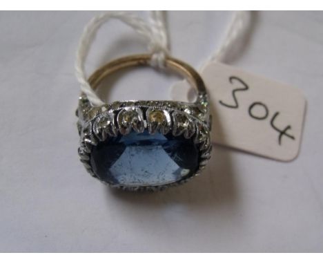 Large 9ct blue stone dress ring  approx size L        