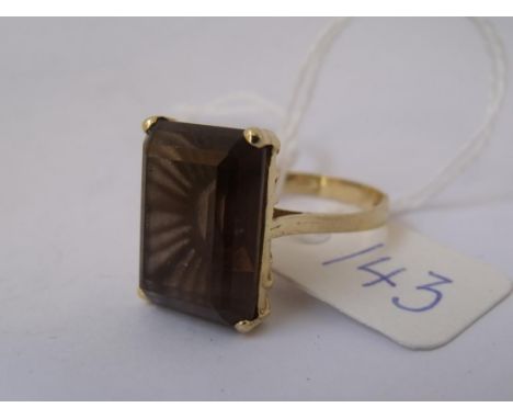 18ct single stone rectangular smoky quartz ring P    