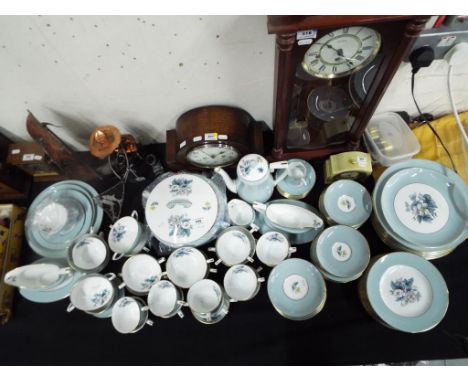 Royal Worcester - 124 pieces of Royal Worcester ceramic tableware decorated in the Woodland pattern