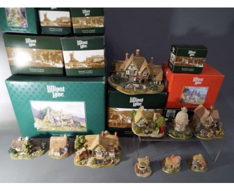 Lilliput lane - Ten boxed Lilliput Lane models to include 'Country Living', 'The Pineapple House', 'Sweets and Treats', 'Scot