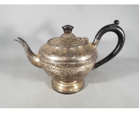 An Edward VIII silver hallmarked teapot, Birmingham assay 1936, makers mark for A L Davenport, approximately 390 grams all in