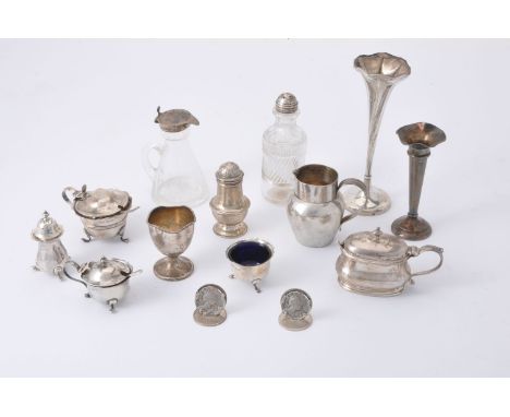 A collection of small silver, including: an Edwardian silver mounted glass whisky noggin by James Deakin & Sons, Sheffield 19