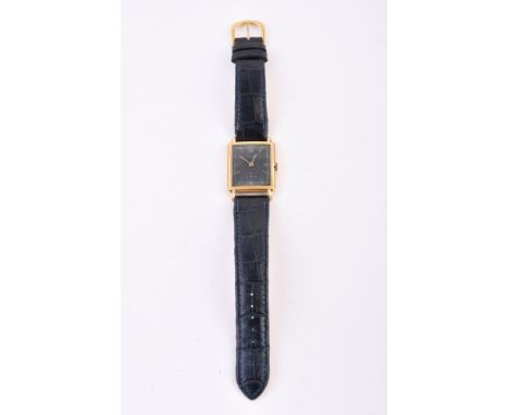 Record, Gold coloured wrist watch, no. 562409   Movement: Cal. 114, manual wind, 16 jewels   Case: Gold coloured case, engrav