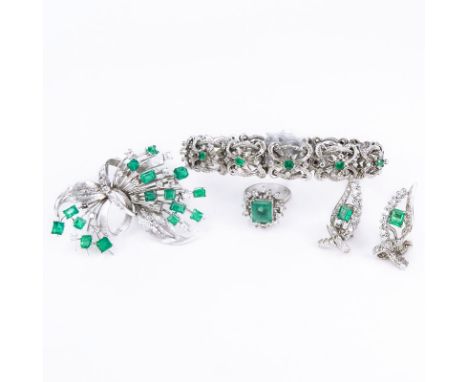 Vintage Colombian Emerald, Diamond and 18 Karat White Gold Bracelet, Pendant / Brooch, Ring and Earring Suite. Ring stamped 1