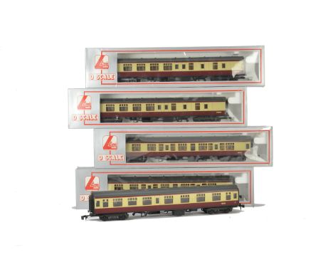 Lima O Gauge Coaching Stock, in BR red/cream livery, including 3 third class corridor coaches no 15218 and two brake/3rd no 3