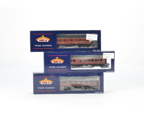 Bachmann 00  Gauge LMS crimson 57FT Coaches, 34251B, 34226-B, 34252B and 34327B rake for Duchess of Sutherland together with 