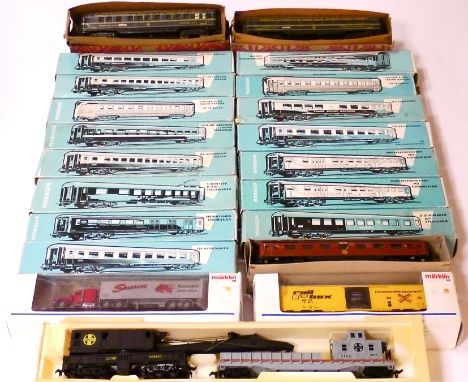 Marklin HO Gauge Coaches and Flat Trucks,  TEE (6), SNCF Rapide (2), 4068 Restaurant Car with Pantograph, 4029 Wagon Lits and