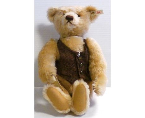 Steiff British Collectors 1996 Teddy Bear, white label, 1996, reference 654411, no. 1063 of 3000, blond mohair fur, brown fel