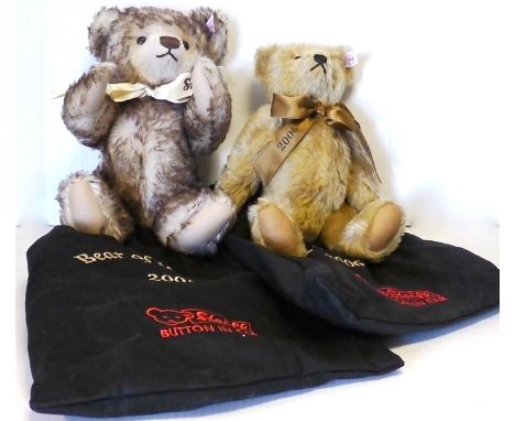 2005 & 2006 Steiff 'Bear of the Year', no. 661853 2005 brown tipped mohair, brown glass eyes, brown stitched nose, 13in and a