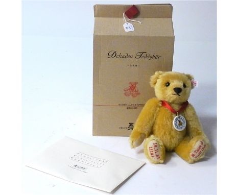 Steiff Collectors Club Teddy Bear, white label, no. 420320, Steiff Club 2002 'Decade Teddy Bear', no. 02144, golden mohair wi