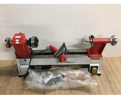 AS NEW AXMINSTER HOBBY LATHE & TURNING TOOLS & CHUCK
