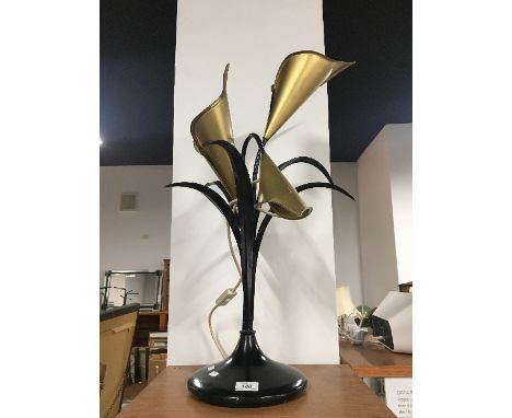 VINTAGE METAL FLOWER LAMP