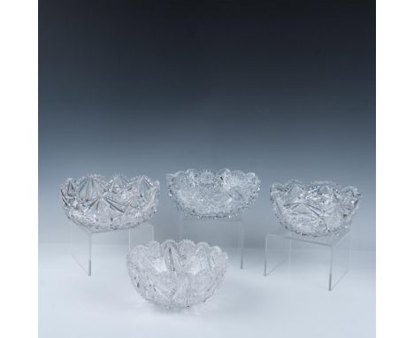 Brilliant cuts of pinwheels, tear pattern and starburst accented by sawtooth edge creating elegant light effect. Bowls range 