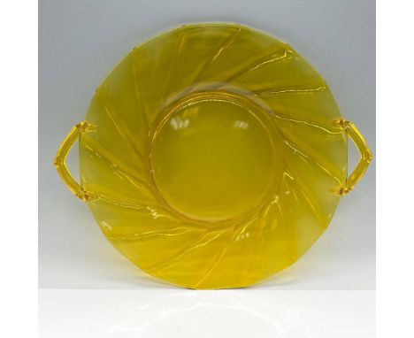 Vibrant yellow handled platter with twist glass pattern. Heisey impressed mark. Issued: 20th centuryDimensions: 14.5"L x 12"W