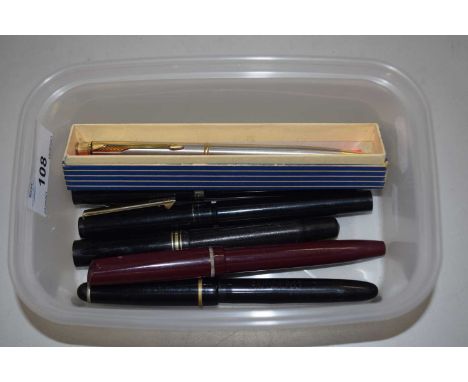 Box of various vintage fountain pens