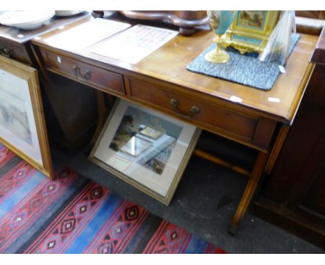 A mahogany 20th century sofa table.