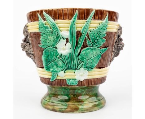 A planter made of glazed faience, majolica. Probably made in Italy. 0