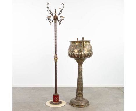A metal coathanger and planter made of copper. (177 cm)