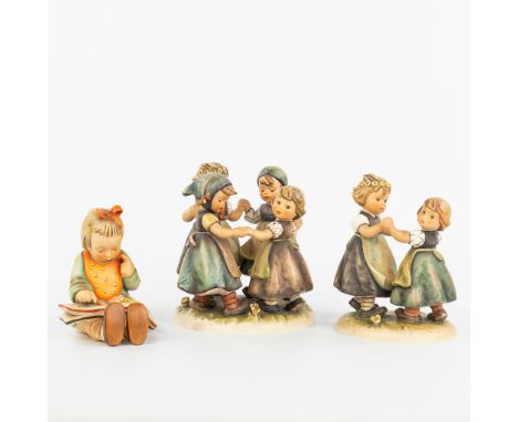A collection of 3 statues made by Hummel. (17,5 cm)