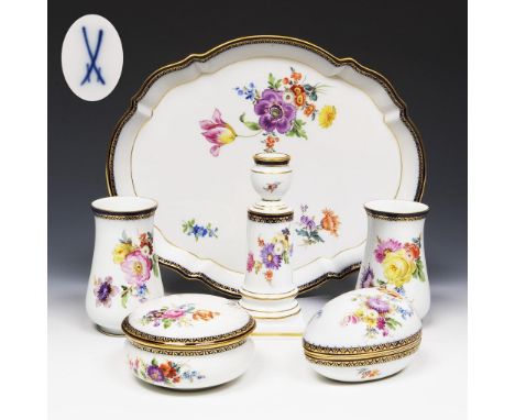 6 Tafel-Accessoires. Meissen. 1880-1923, 1935-1955.             Höhe: 10-14 cm, Länge: 10-27,5 cm, ø 9,5 cm.             Deko