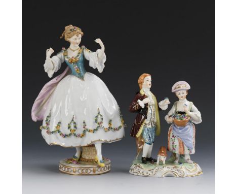 Tänzerin und Gärtnerpaar.  Polychrom bemalt, goldstaffiert. H 27 und 18 cm. 1x E. A. MÜLLER/Schwarza: Junge Frau im blütenbel