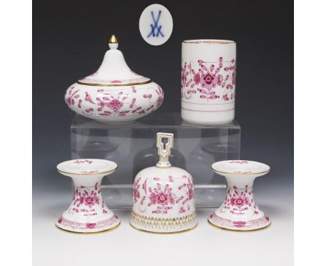 5 Tafel-Accessoires. Meissen. 1976-1997. Modell-Nr. 50096, 52081, 53100, 51684.             Höhe: 6,5-9,5 cm.             Dek