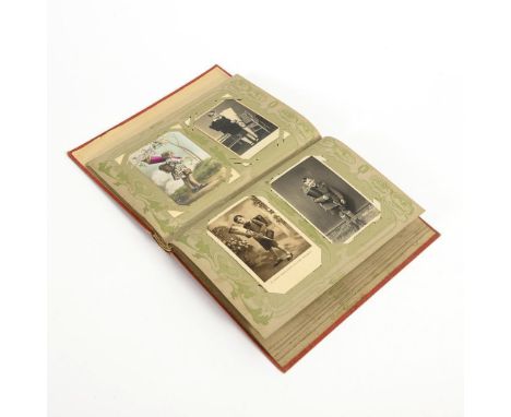             Postkartenalbum mit ca. 60 Ansichtskarten29 x 23 cm.             Motive: Kinder mit Schultüte bzw. Zuckertüte ode