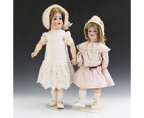 2 Porzellankopfmädchen. Simon & Halbig. Kopfmarken: S & H. 1x WSK 4, 1x K & R 403. Um 1910.             Biskuitporzellan, Mas