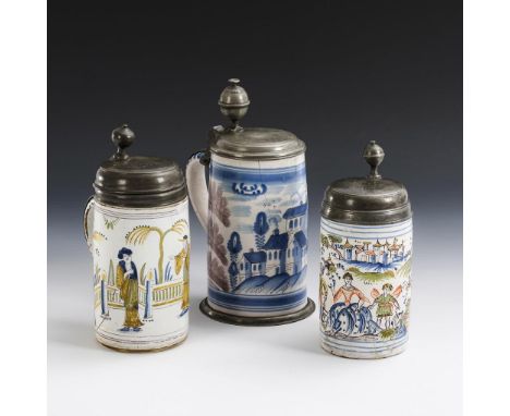 3 barocke Fayence-Walzenkrüge. Thüringen und Süddeutschland. Teils gemarkt. Mitte 18. Jh.             Weiß glasiert, 2x farbi