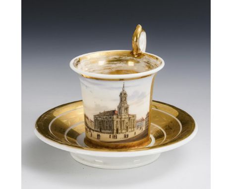 Biedermeier-Ansichtentasse "Die Kreutzkirche in Dresden". Ungemarkt, 1. H. 19. Jh.             Polychrom bemalt, goldstaffier