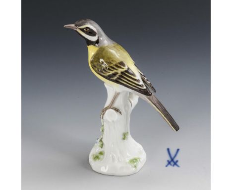 Schafstelze. Meissen. Schwertermarke, Jahreszeichen 1983, 1. Wahl. Modell-Nr.: 77225 (alt 3085). Entwurf: 1764.              