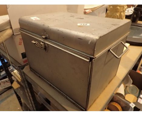 Sirram trademarked steel picnic box