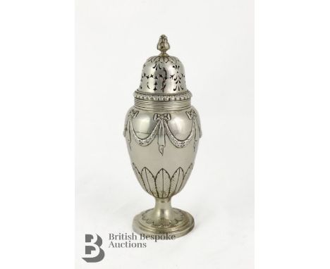 Edward VII silver sugar shaker, Chester hallmark, dated 1907/8, mm George Nathan &amp; Ridley Hayes, approx 17.5 gms&nbsp;, a