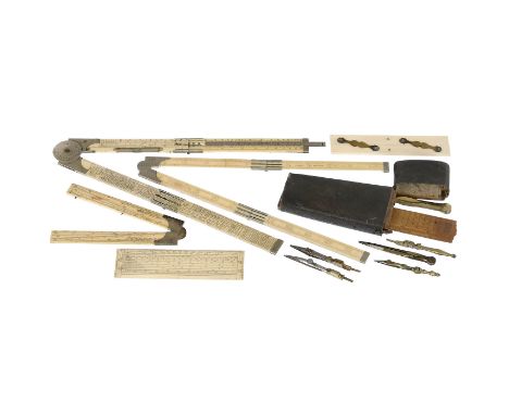 Vermessungs- und Zeicheninstrumente, 19. Jh.1) Englisches Taschen-Reißzeug, Etui mit Fischleder­überzug, Zirkel aus Messing, 