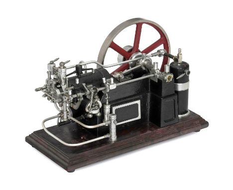Liegender Otto-Viertakt-GasmotorVerbrennungsmotor, entwickelt von Nikolaus Otto um 1877, mit 1 Zündkerze zur Zündung des in d