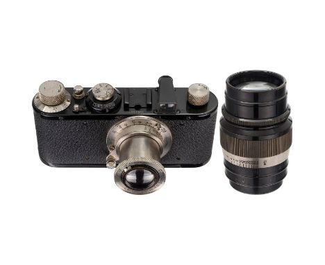 Leica I mit Hektor 5 cm und Hektor 7,3 cmLeitz, Wetzlar. 1) Leica I, Nr. 68827 mit Hektor 2,5/5 cm Nr. 140164, um 1931, erste