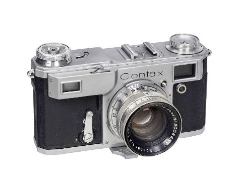 Jena-Contax (Contax II), 1947Carl Zeiss, Jena. Contax II, Gravur im Zubehörschuh: "Carl Zeiss Jena 15344". Verschluß läuft ge