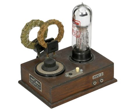 Radio "Loewe OE333", um 1927Alte Ausführung des Ortsempfängers Loewe-Radio, Berlin-Friedenau, Serien-Nr. 4150, Röhre 3NF, Hei