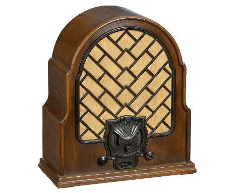 Radio Telefunken "Großer Katzenkopf" Modell 340 WL, 1932Sehr gesuchtes und seltenes Gerät in Kathedralenform, 5 Röhren, Netza